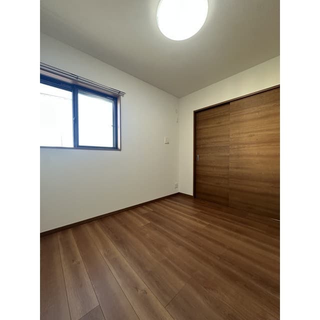 Room image 14