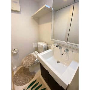Room image 8