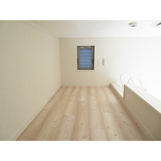 Room image 11