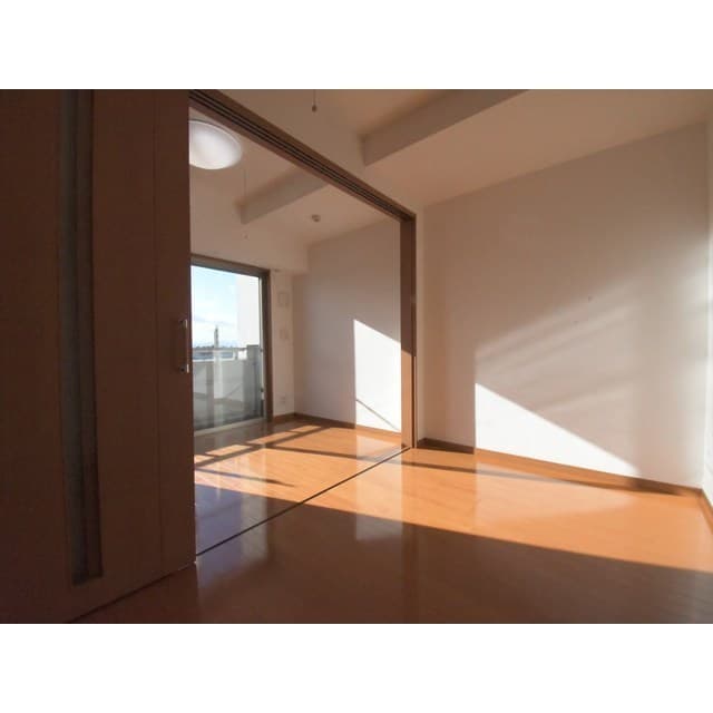 Room image 15