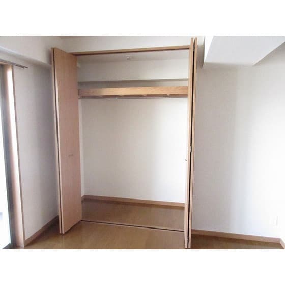 Room image 15