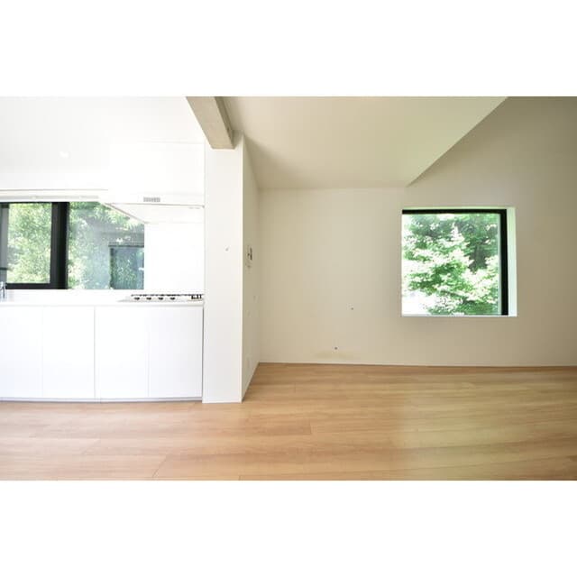 Room image 15
