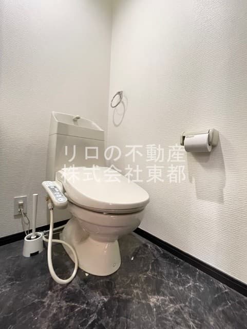 Room image 8