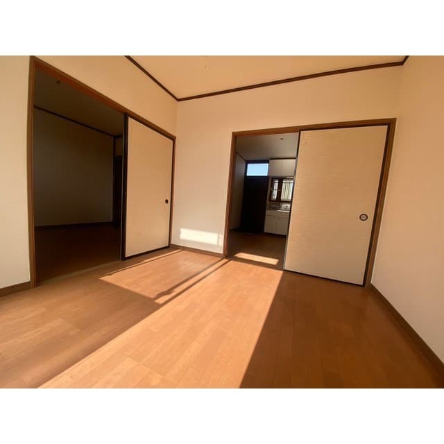 Room image 16