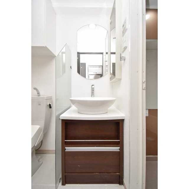 Room image 8