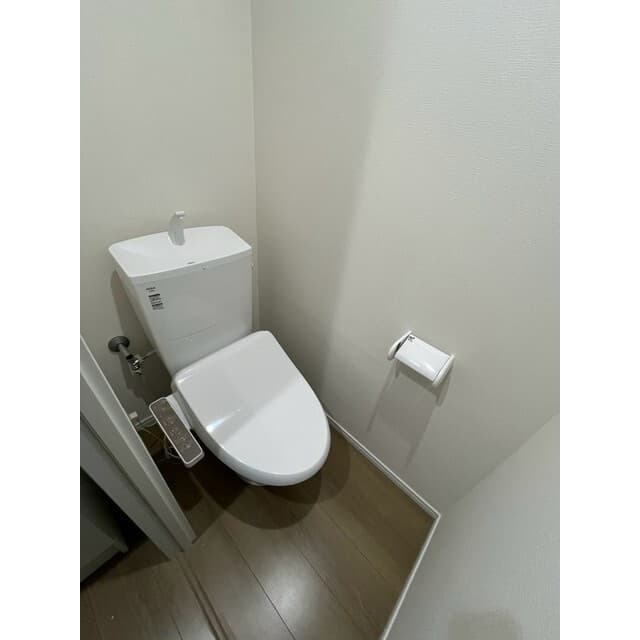 Room image 11