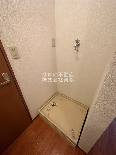 Room image 16
