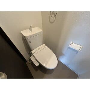 Room image 10