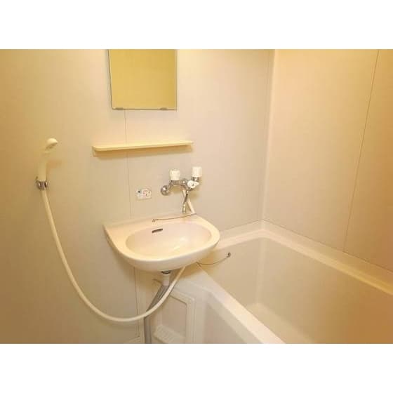 Room image 11