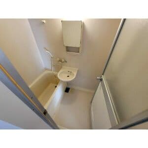 Room image 11