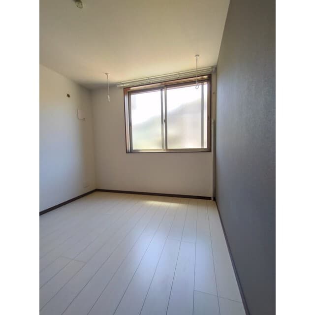 Room image 16