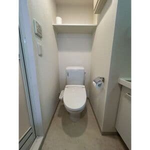 Room image 16