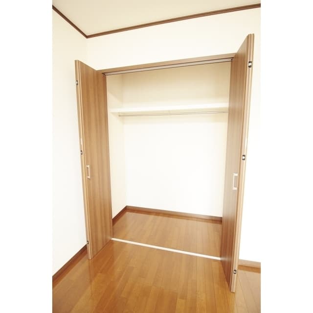 Room image 15
