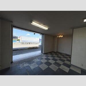 Room image 15