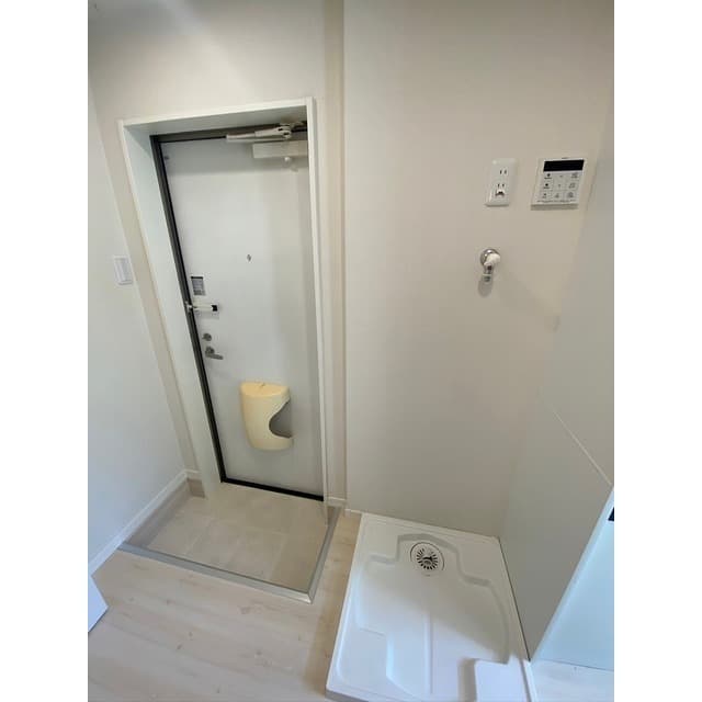 Room image 15