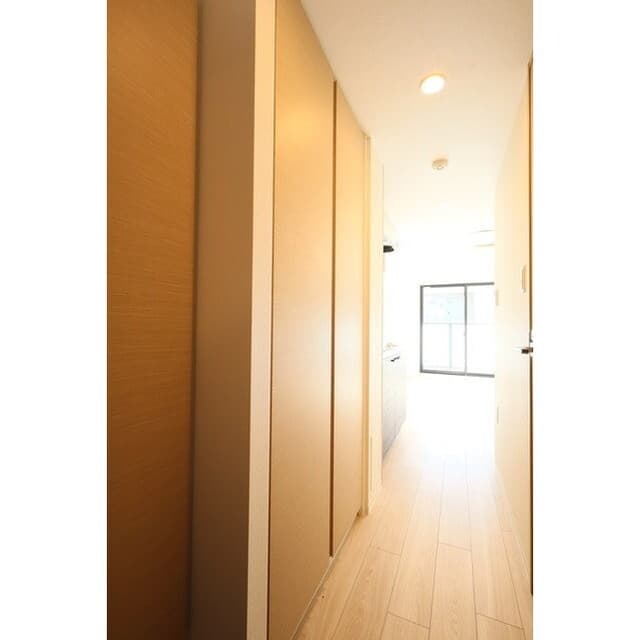Room image 9
