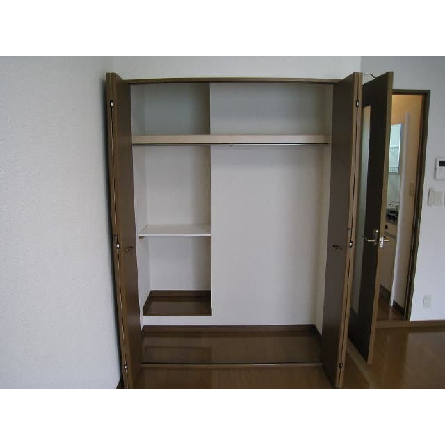 Room image 13