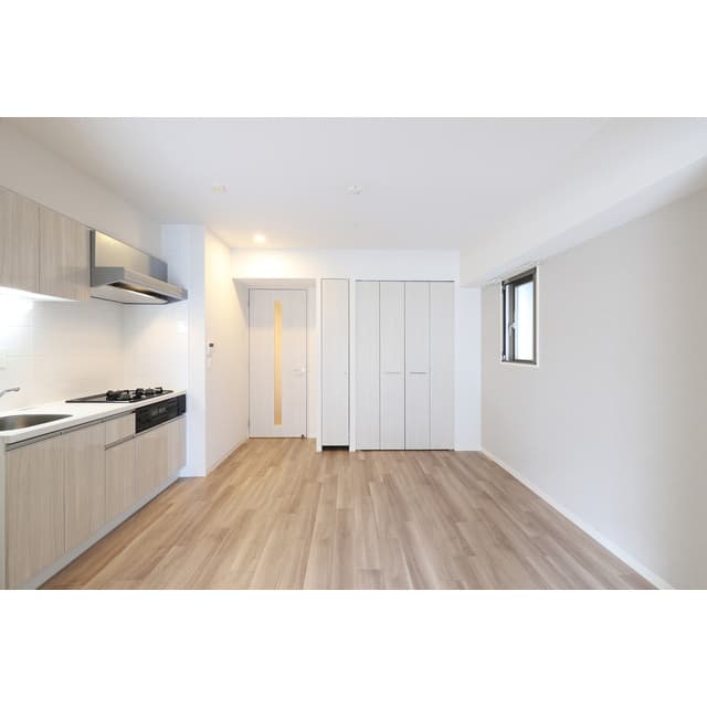 Room image 16