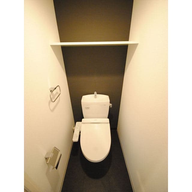 Room image 8
