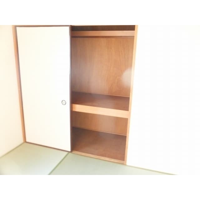 Room image 13