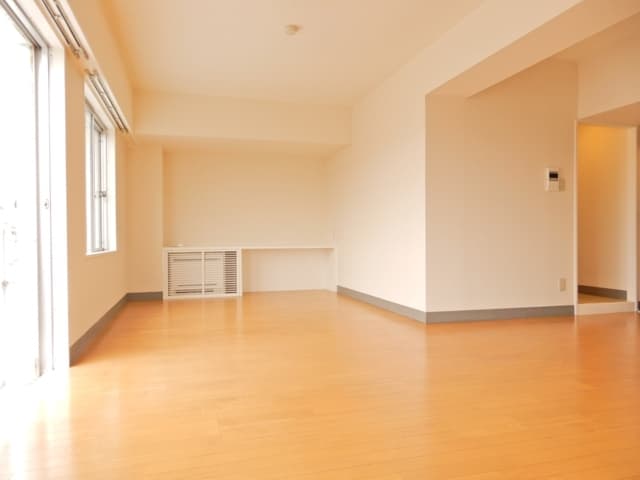 Room image 13