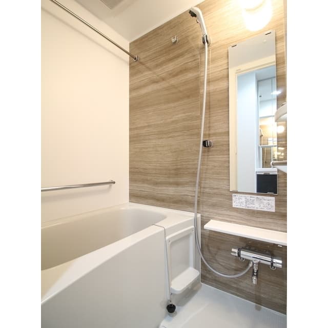 Room image 10