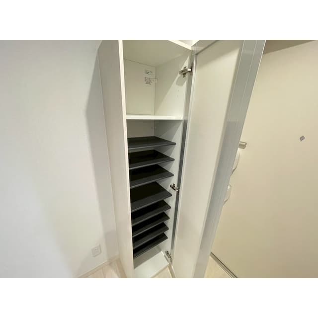 Room image 14