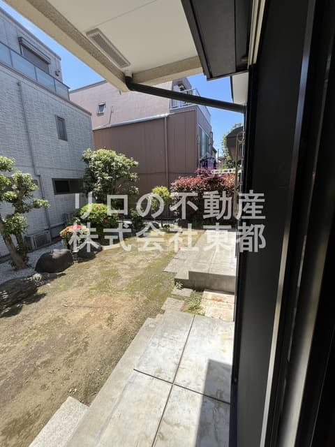 Room image 11