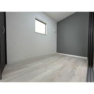 Room image 16