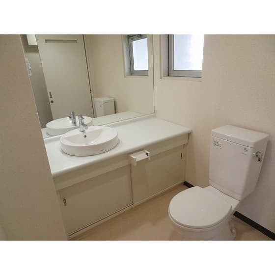 Room image 11