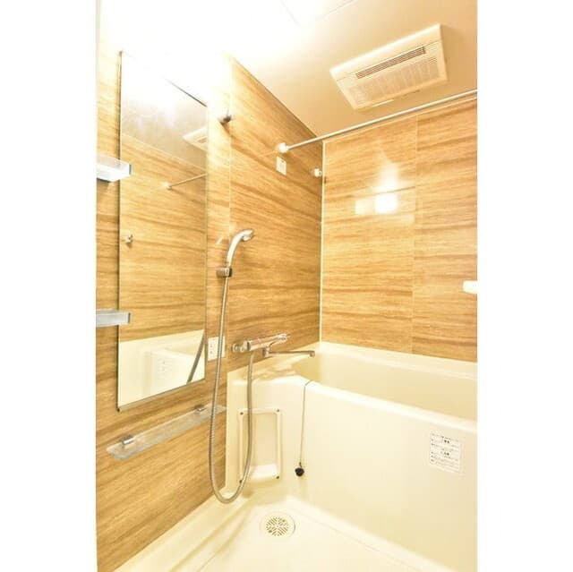 Room image 9
