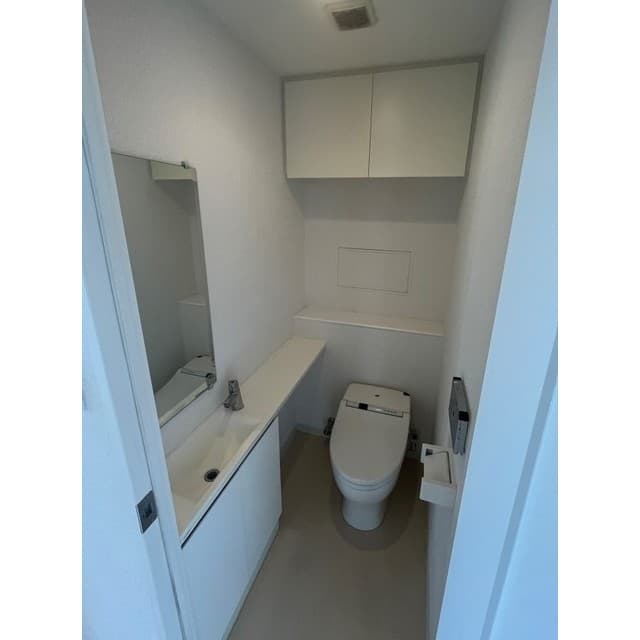Room image 10