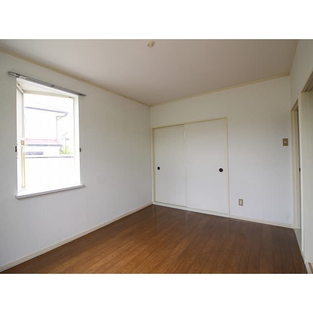 Room image 16