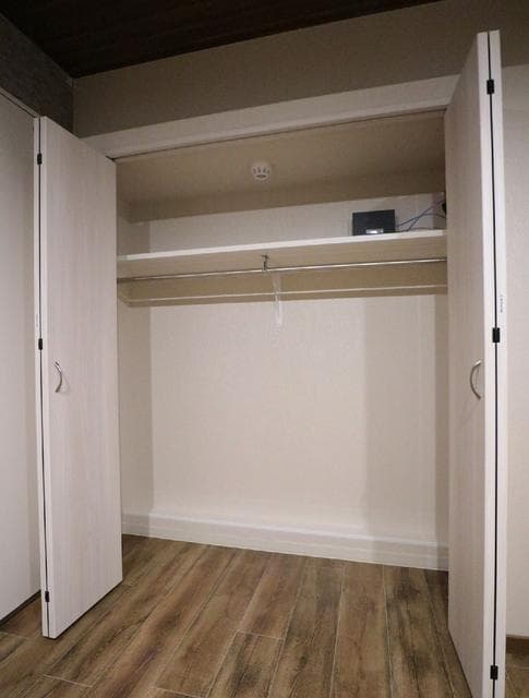 Room image 14