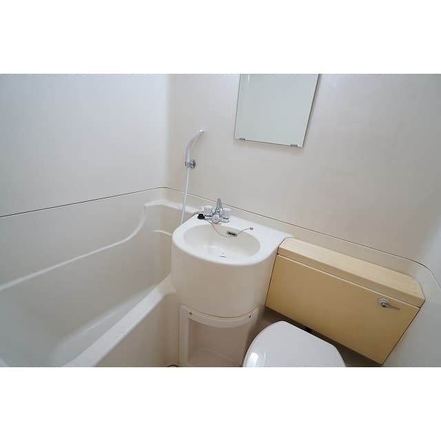 Room image 10