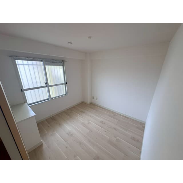 Room image 14