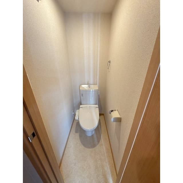 Room image 12