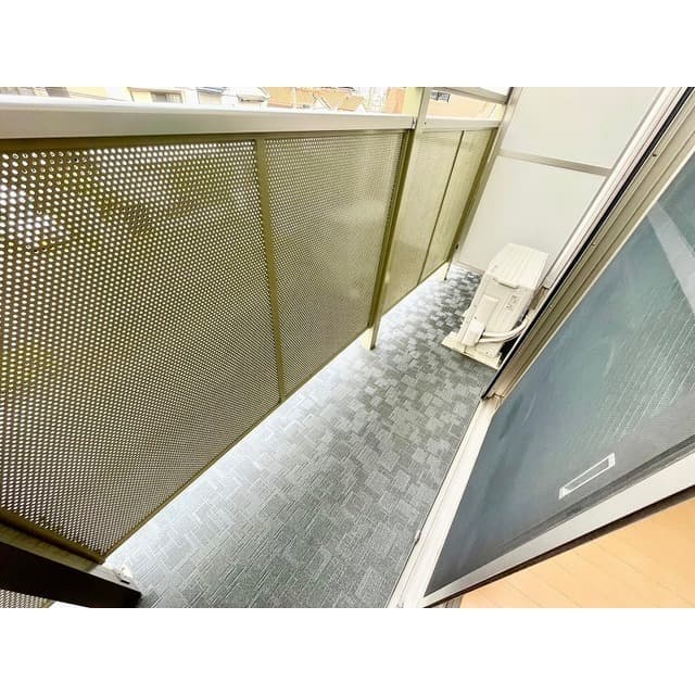 Room image 10