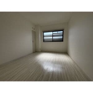 Room image 15