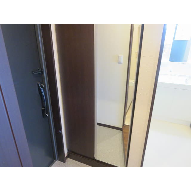 Room image 11