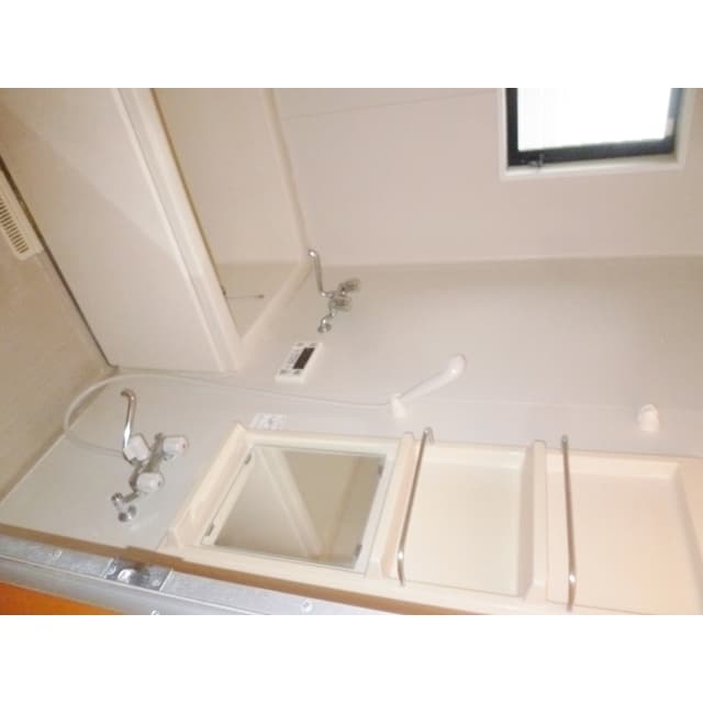 Room image 8