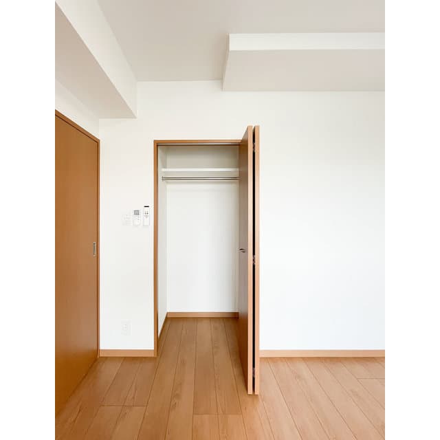 Room image 16