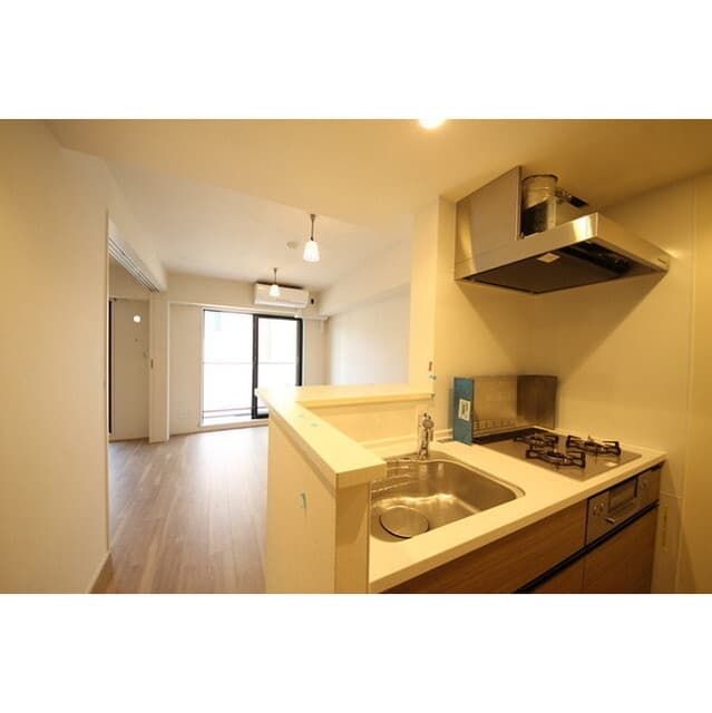 Room image 8