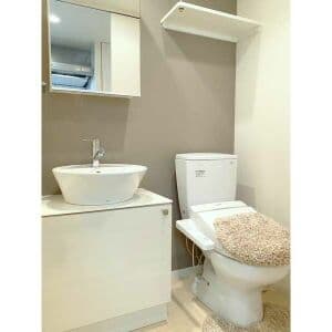 Room image 8