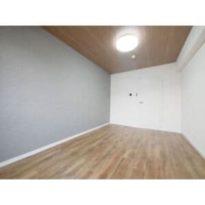 Room image 13