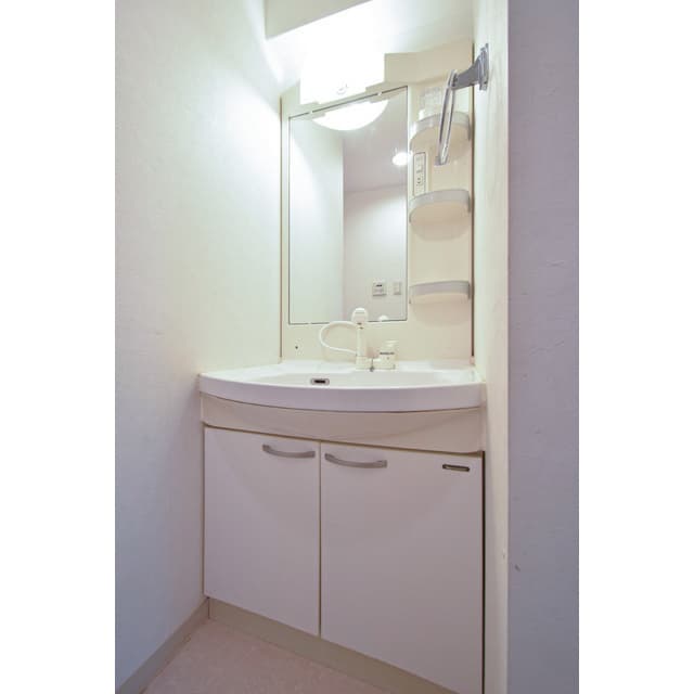 Room image 8
