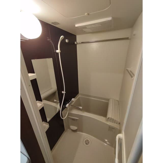 Room image 12