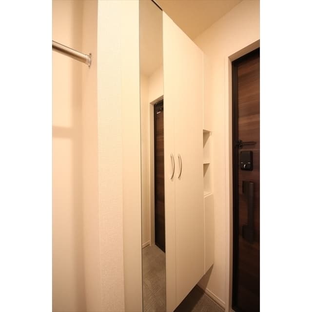 Room image 12