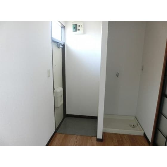 Room image 12