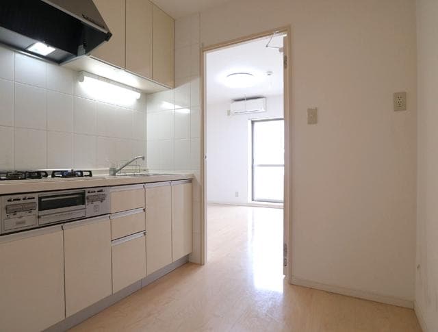 Room image 15